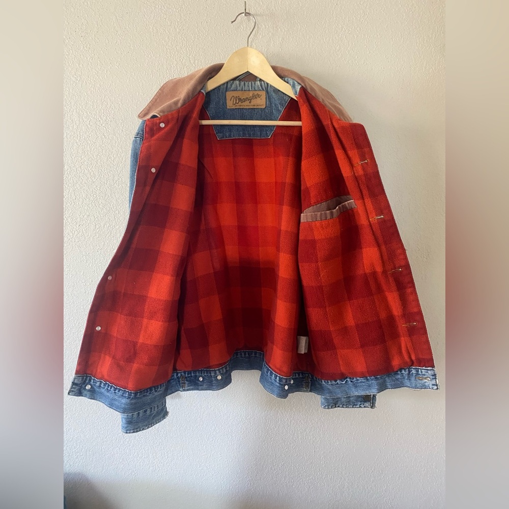 Vintage Wrangler Blue Denim Jacket. - Picture 5 of 9